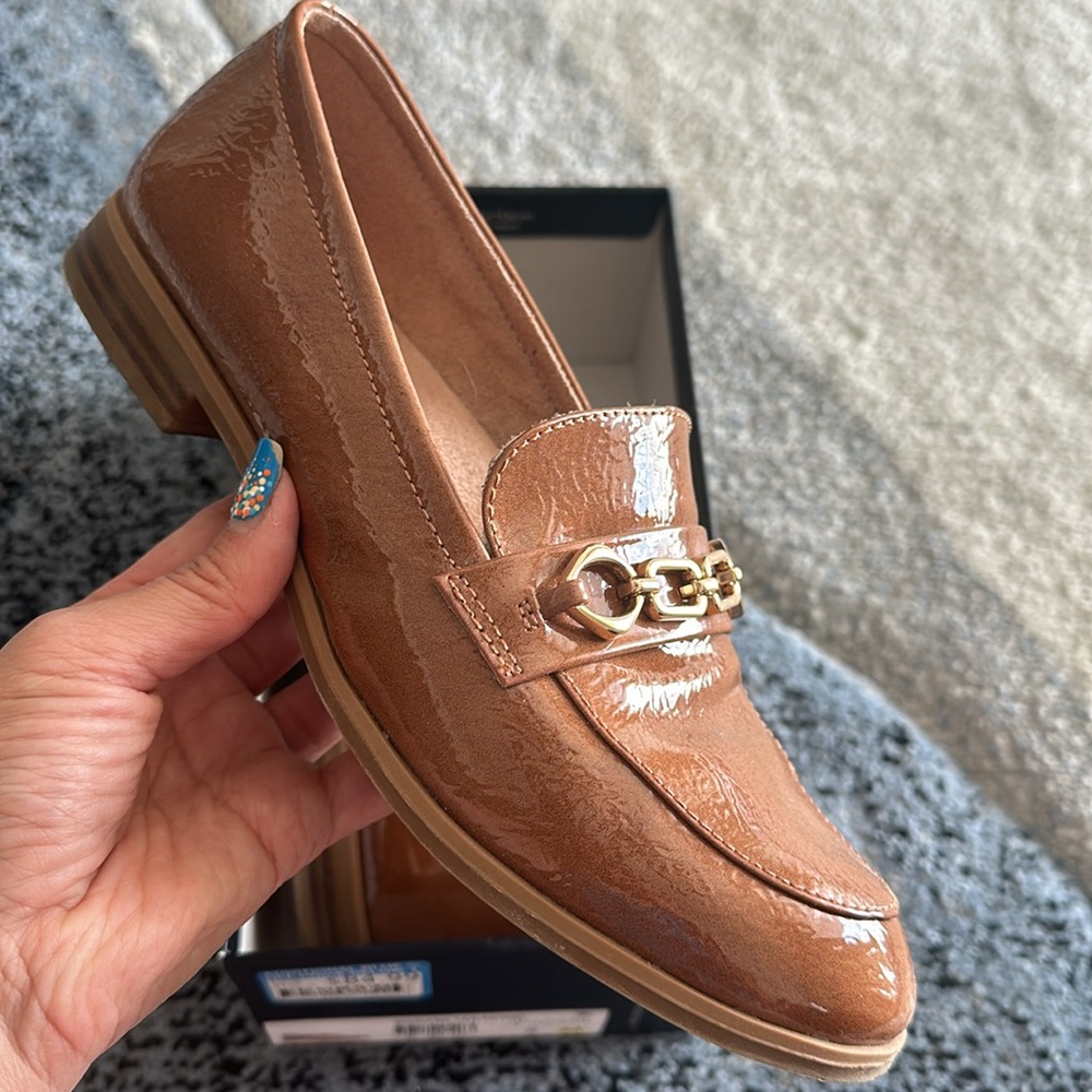 Tan/brown patent Loafers